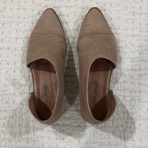 Free People Women's Brown booties

Smooth calfskin; side open booties